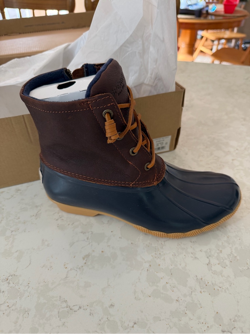 Sperry Navy and Brown Lace-Up Ankle Duck Boots size 8 new